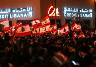 Μετά την καταστροφική έκρηξη, ιμπεριαλιστές πιέζουν το Λίβανο