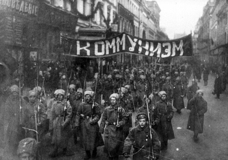 Οκτωβριανή Επανάσταση 1917 - Η έφοδος του προλεταριάτου στον ουρανό