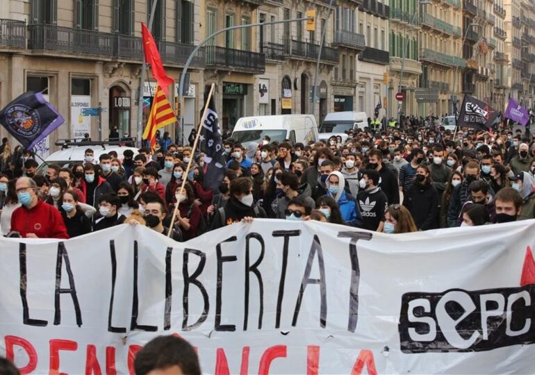 Ισπανία:Νεανική οργή ξεσπά για τη σύλληψη του Pablo Hasél