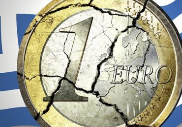 Το ευρώ στα πρόθυρα (και) νομισματικής κρίσης