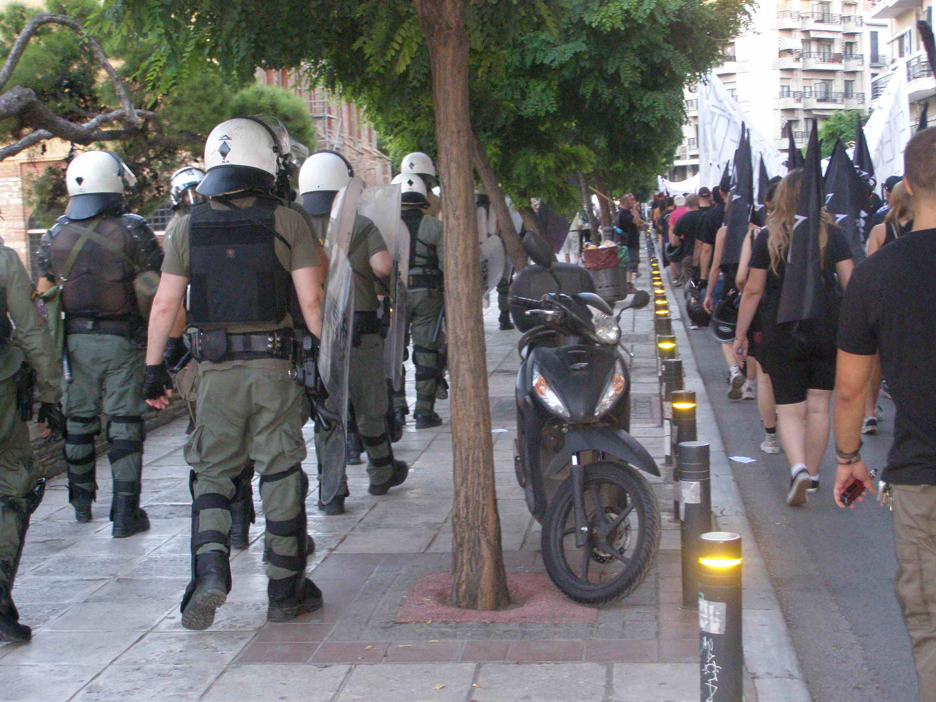 Παραπέμπονται σε δίκη γιατί διεκδίκησαν δεδουλευμένα!